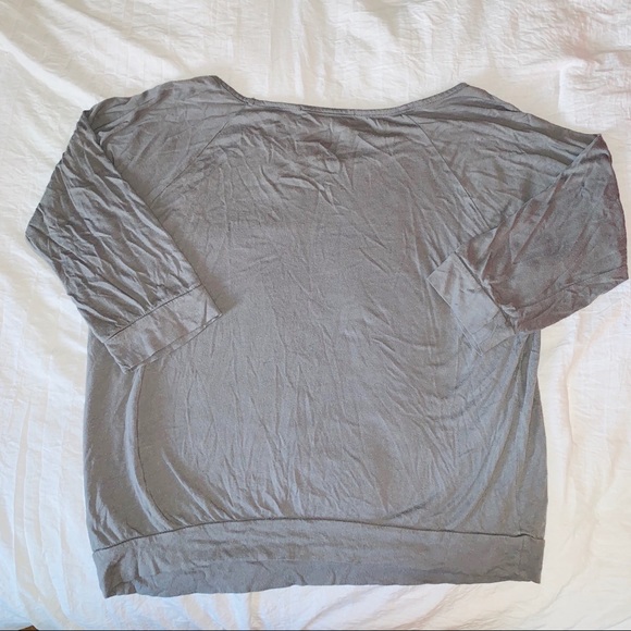 ❗️SOLD❗️ Forever 21 Gray Be Happy Shirt - Picture 2 of 3